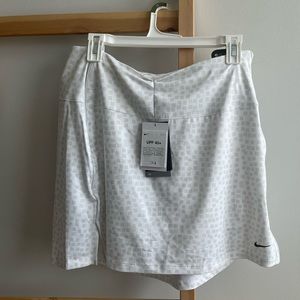 Nike women’s dry fit golf skirt